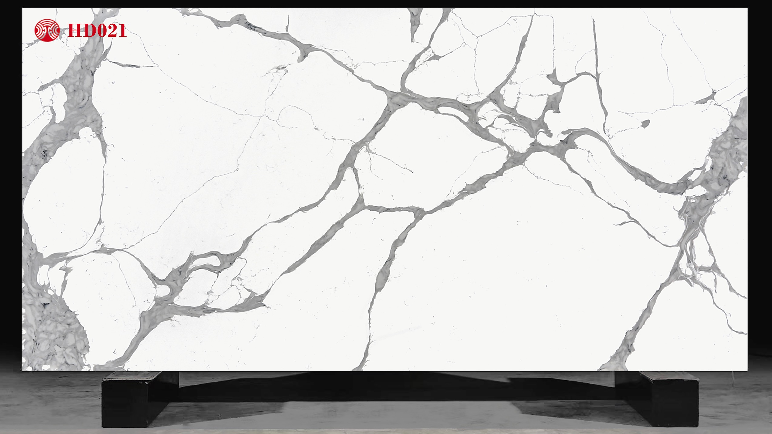 White Kitchen Quartz Tops